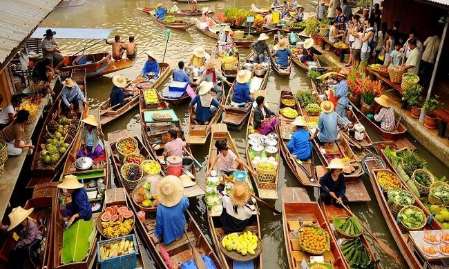 Trading boat on floating market