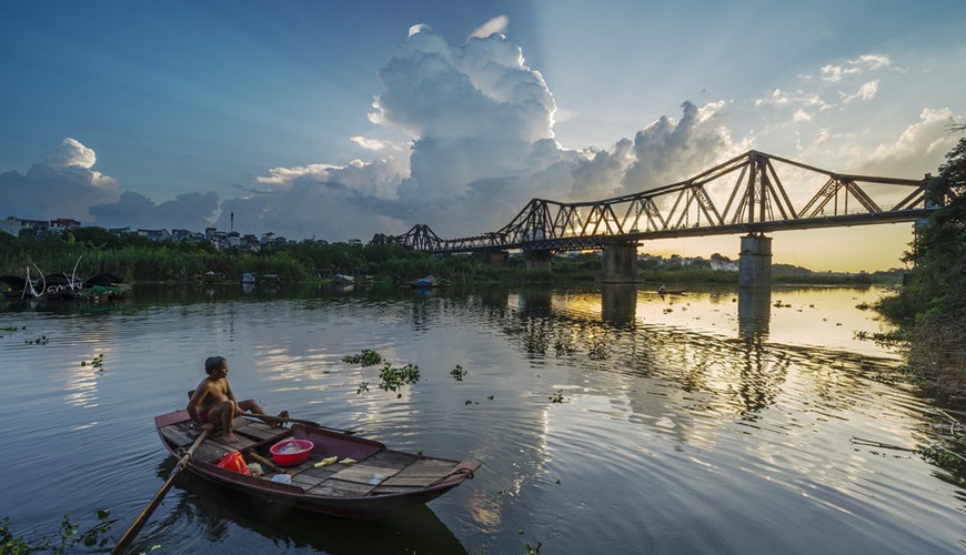 A captivating scene of sunset on Long Bien Bridge