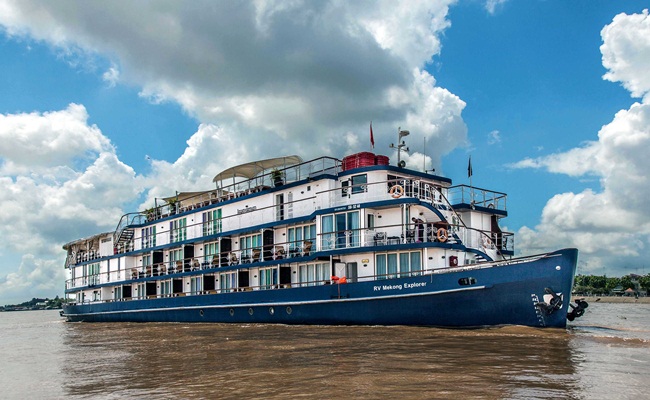 Jayavarman is one of the best cruises from Phnom Penh to Siem Reap